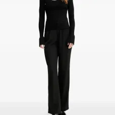 Свитер с пуговицами