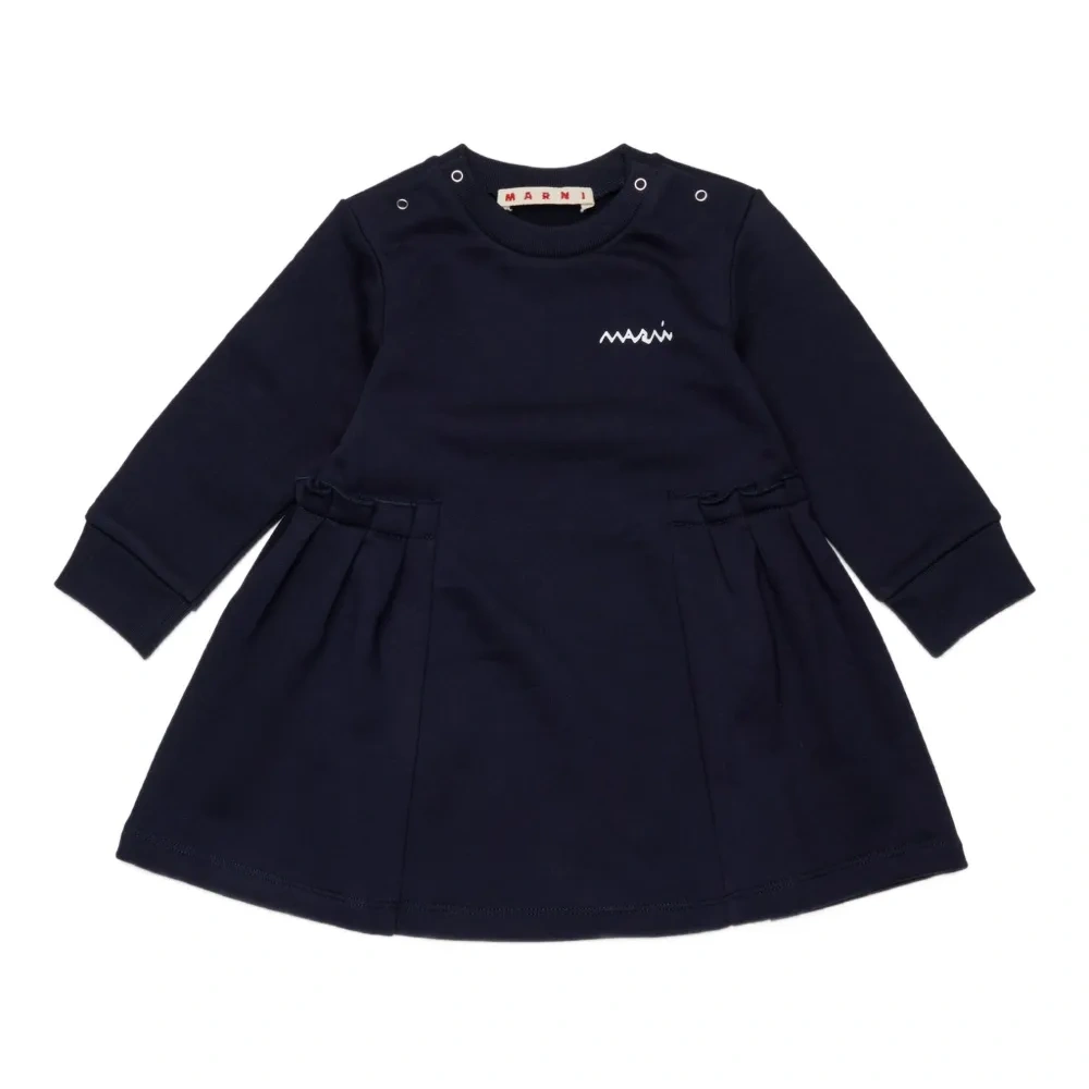 платье с вышивкой и складками