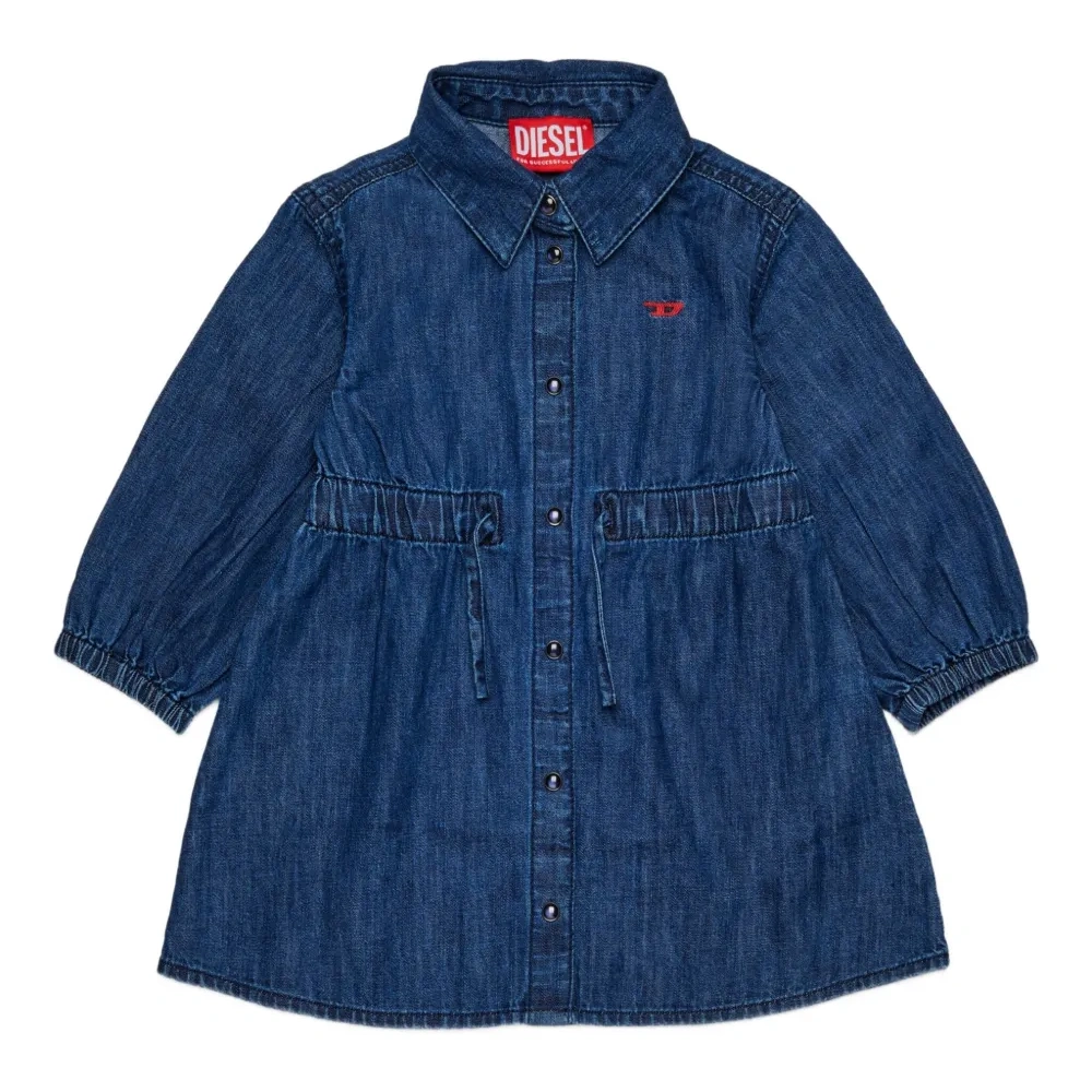 Платье с пуговицами