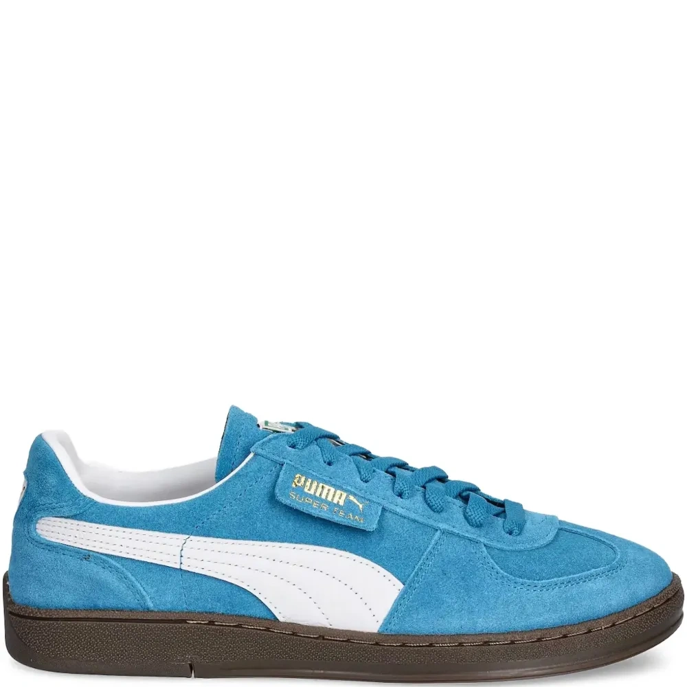 Кроссовки на шнуровке Кроссовки на шнуровке