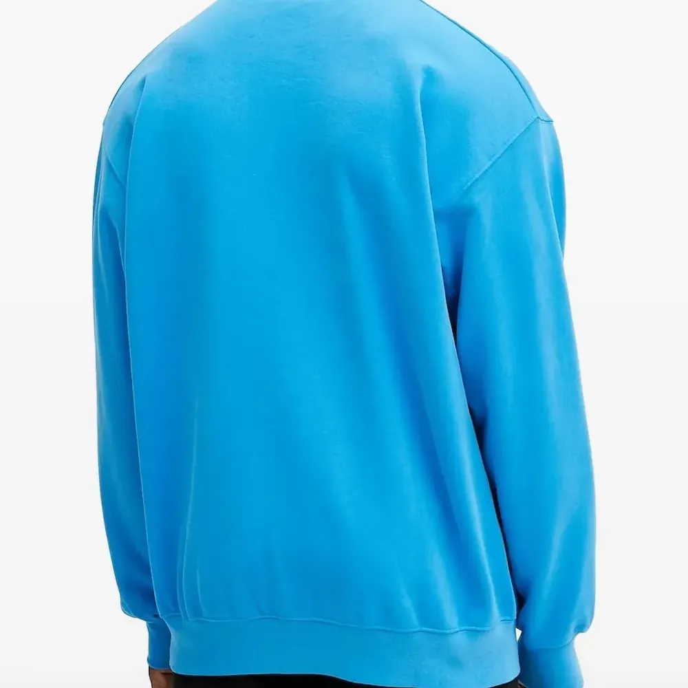 Толстовка с вышитым логотипом