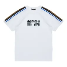 футболка с нашивкой-логотипом