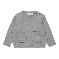 Свитер с вышитым логотипом