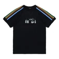 футболка с нашивкой-логотипом