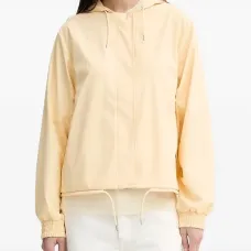 Куртка с капюшоном на шнурке