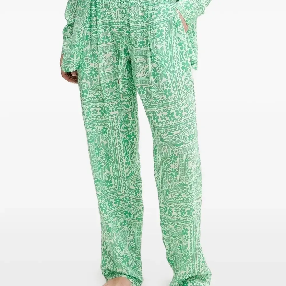 Брюки с кулиской и узором