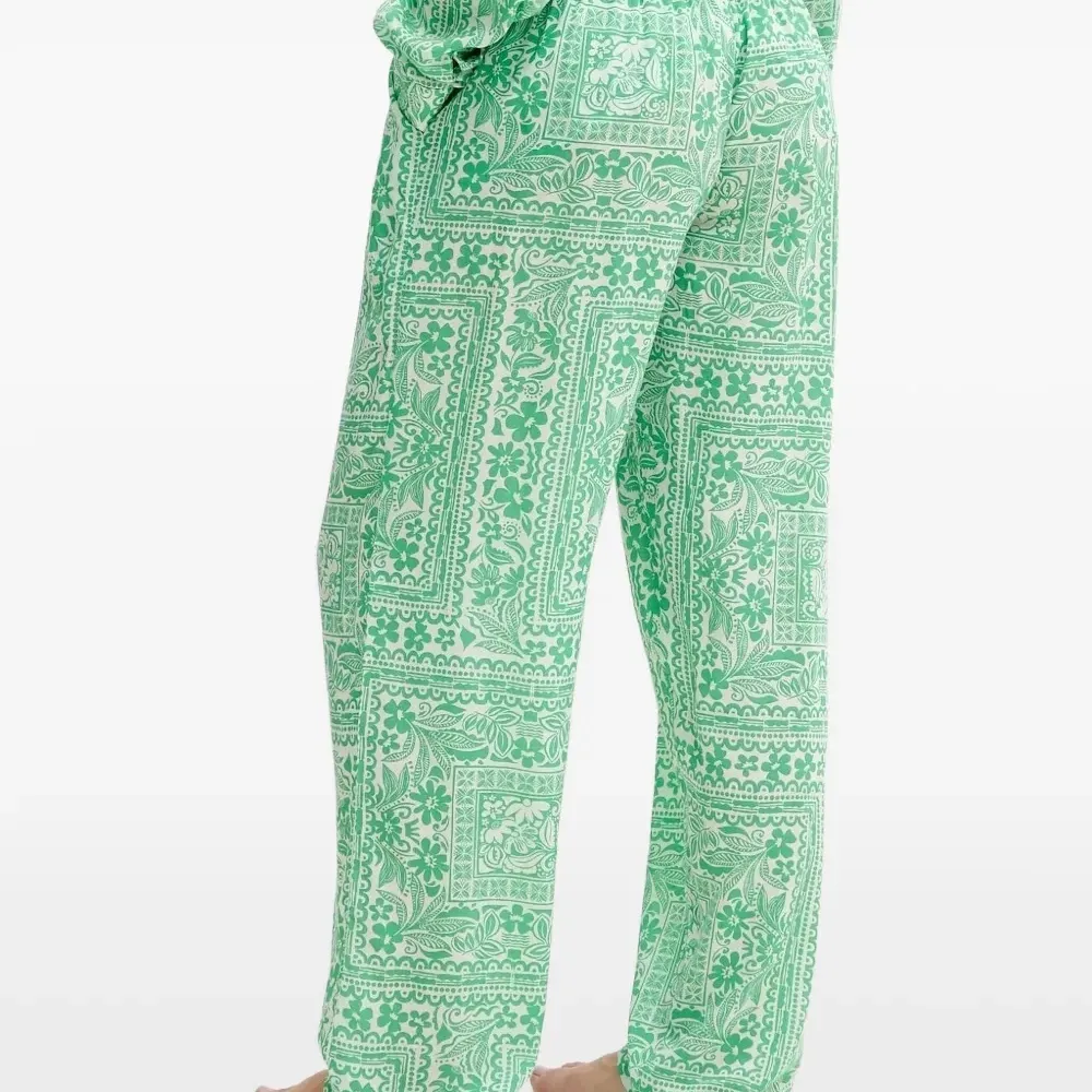 Брюки с кулиской и узором