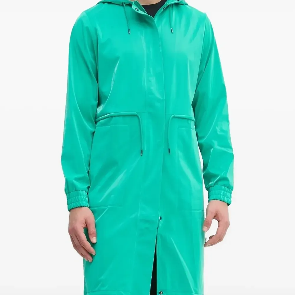 Плащ с капюшоном и кулиской