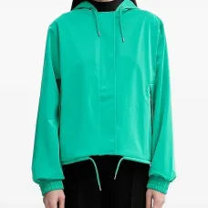 Куртка с капюшоном на шнурке