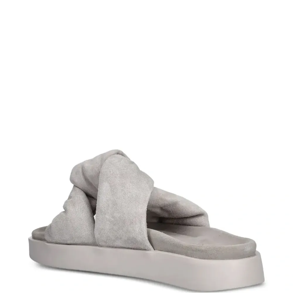 Сандалии на резиновой подошве