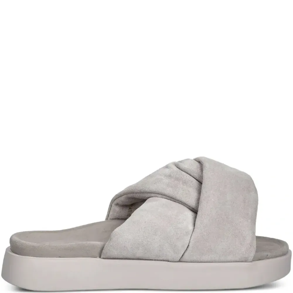 Сандалии на резиновой подошве