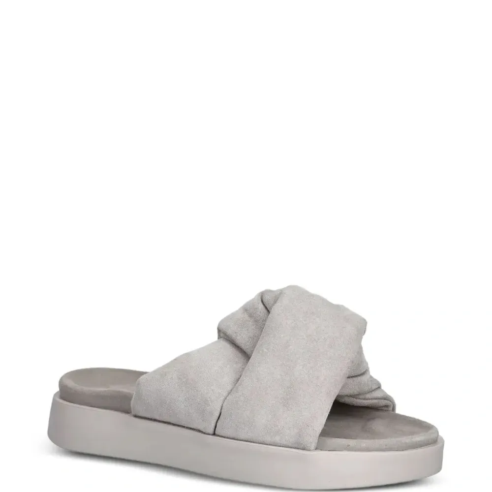 Сандалии на резиновой подошве