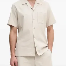 Рубашка с короткими рукавами и воротником Рубашка с короткими рукавами и воротником