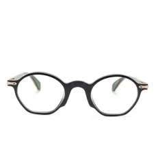 Очки в круглой оправе
