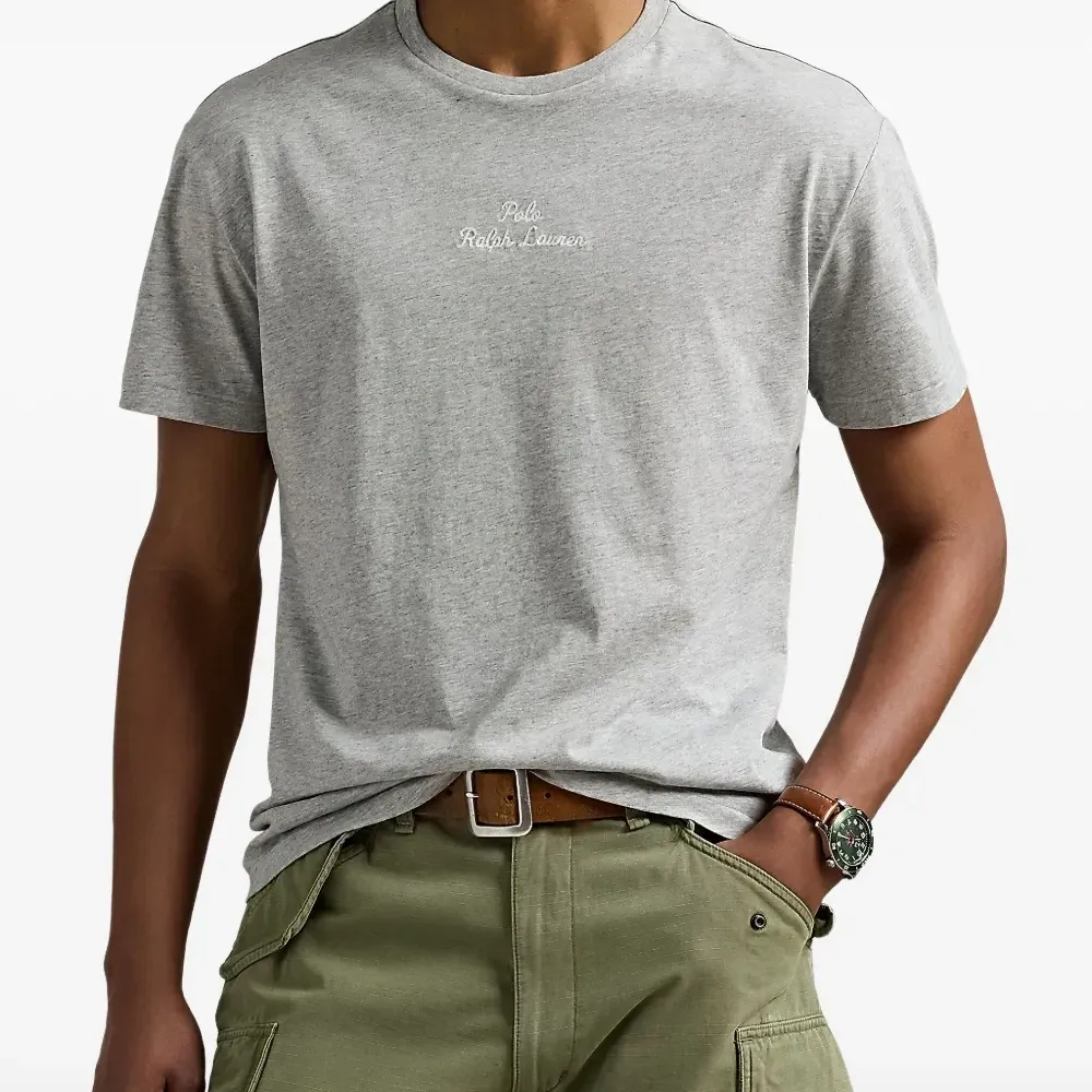 футболка с круглым вырезом