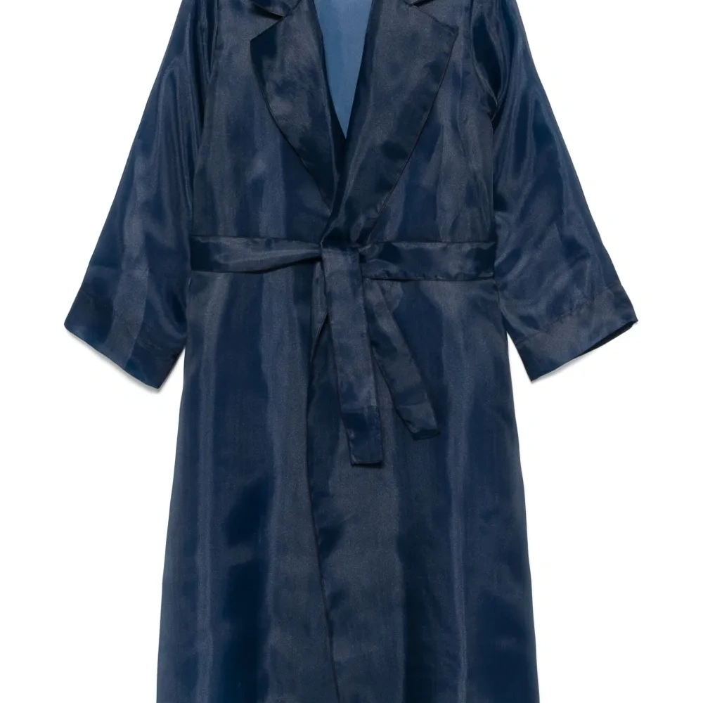 Атласное пальто