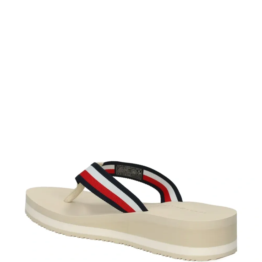 Полосатые шлепанцы на платформе