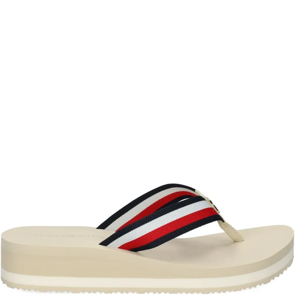 Полосатые шлепанцы на платформе