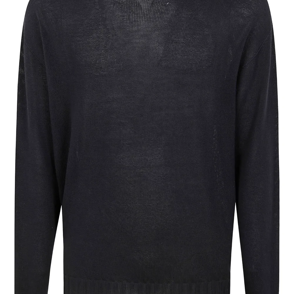 Свитер с круглым вырезом