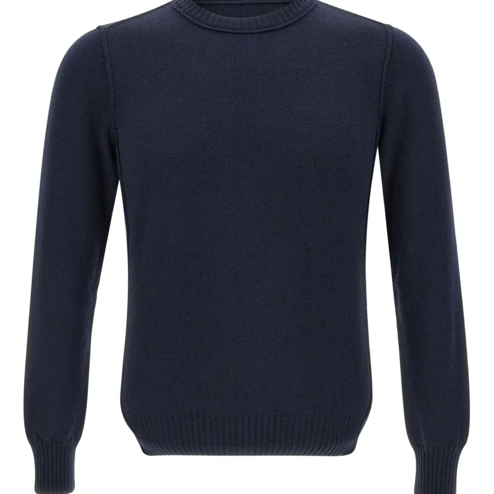 шерстяной свитер