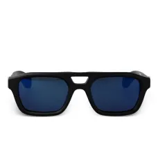 Солнцезащитные очки в массивной оправе