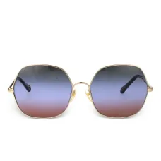 Солнцезащитные очки в массивной оправе