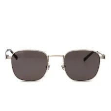 Солнцезащитные очки в квадратной оправе Солнцезащитные очки в квадратной оправе