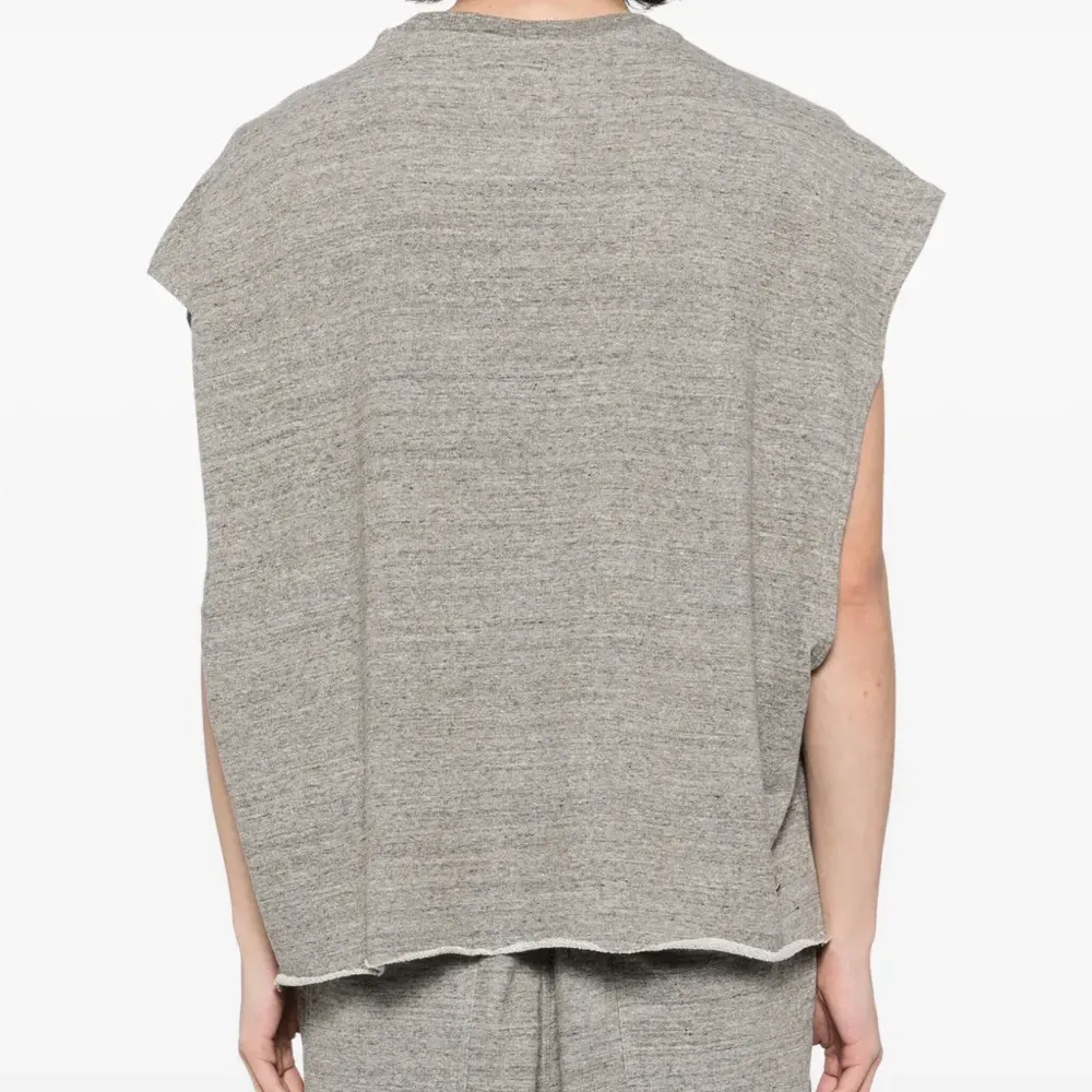 Топ без рукавов