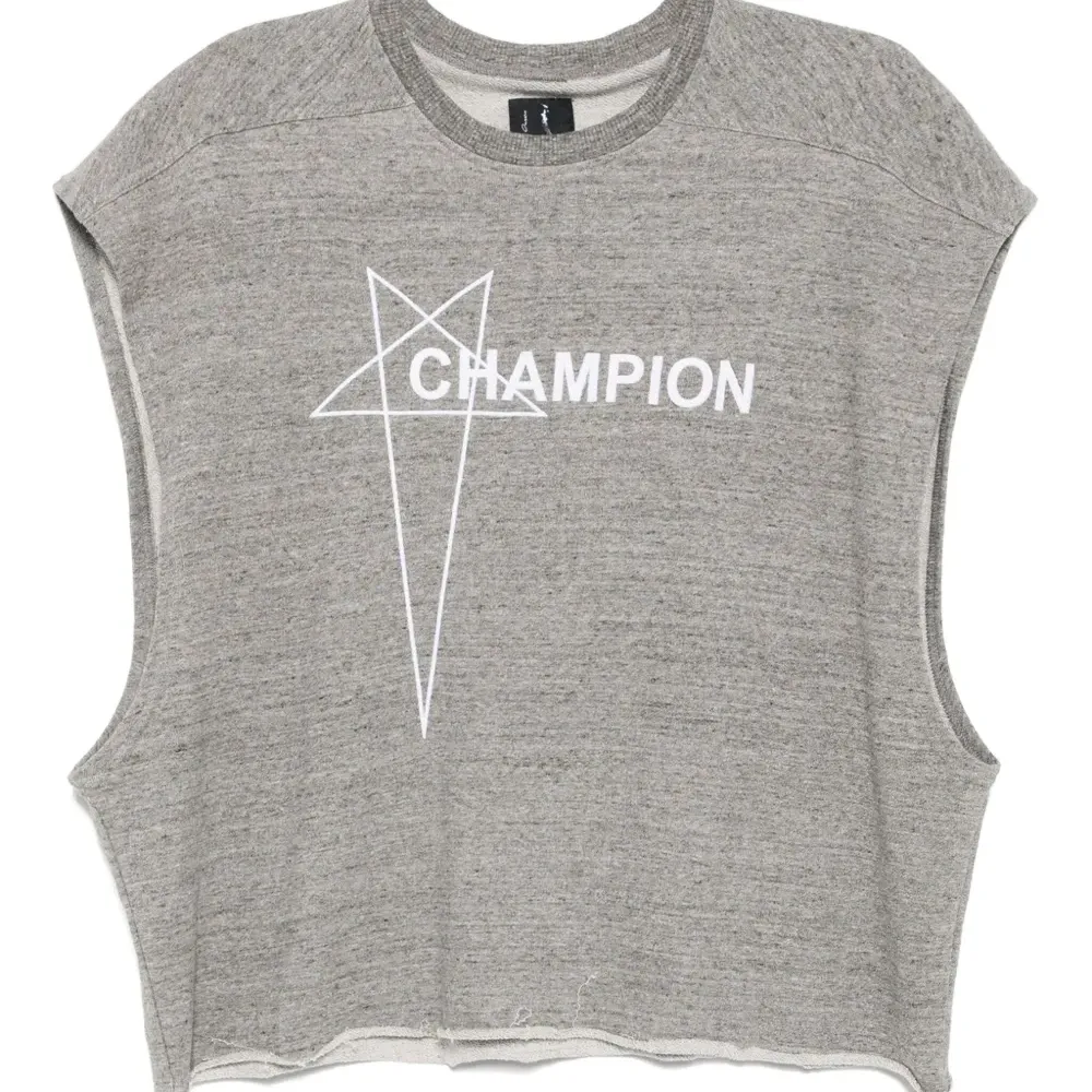 Топ без рукавов