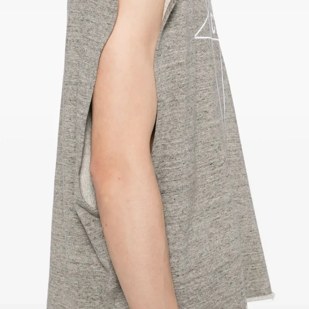 Топ без рукавов