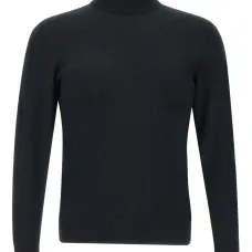 свитер с высоким воротником