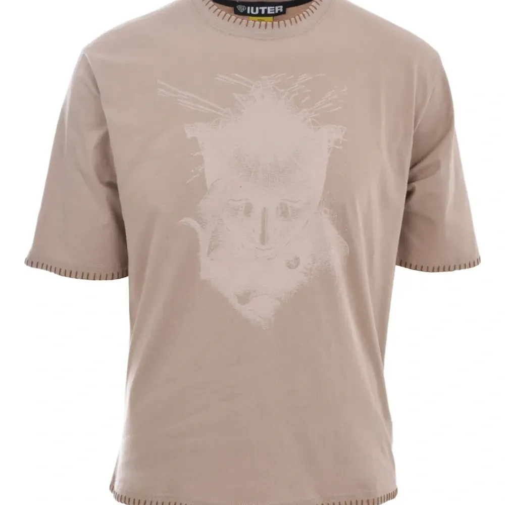 Футболка с графичным принтом