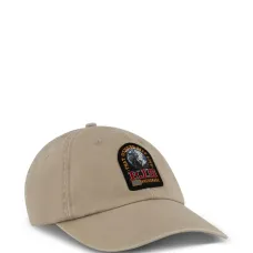 Бейсболка с нашивкой