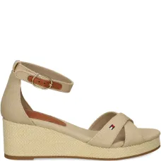 Босоножки из канваса на танкетке Босоножки из канваса на танкетке