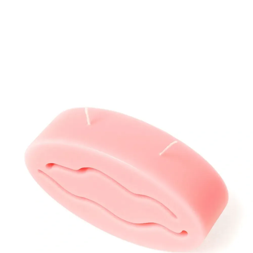 Ароматическая свеча в форме губ Ароматическая свеча в форме губ