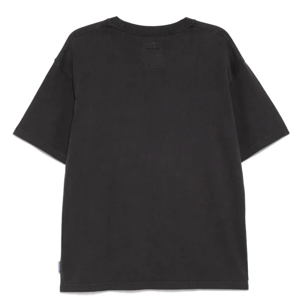 футболка с нашивкой-логотипом