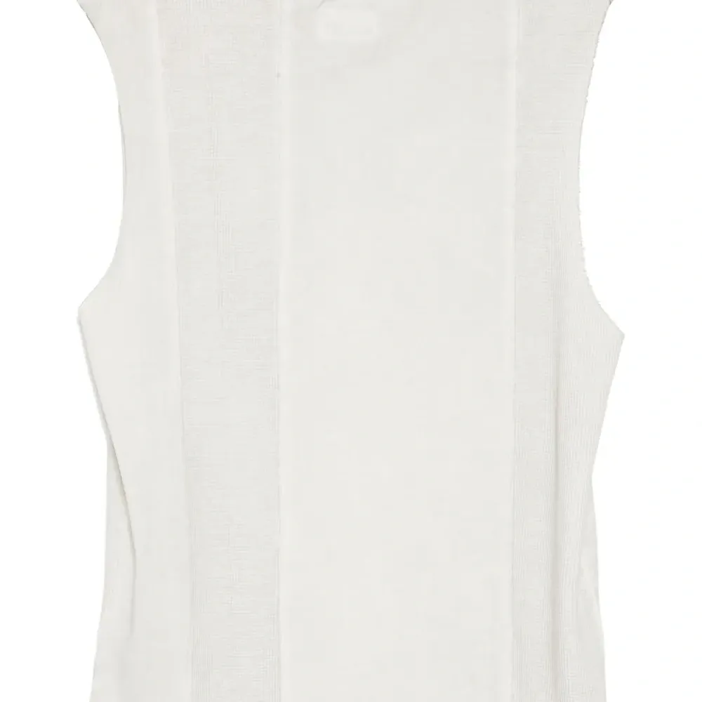 футболка с круглым вырезом