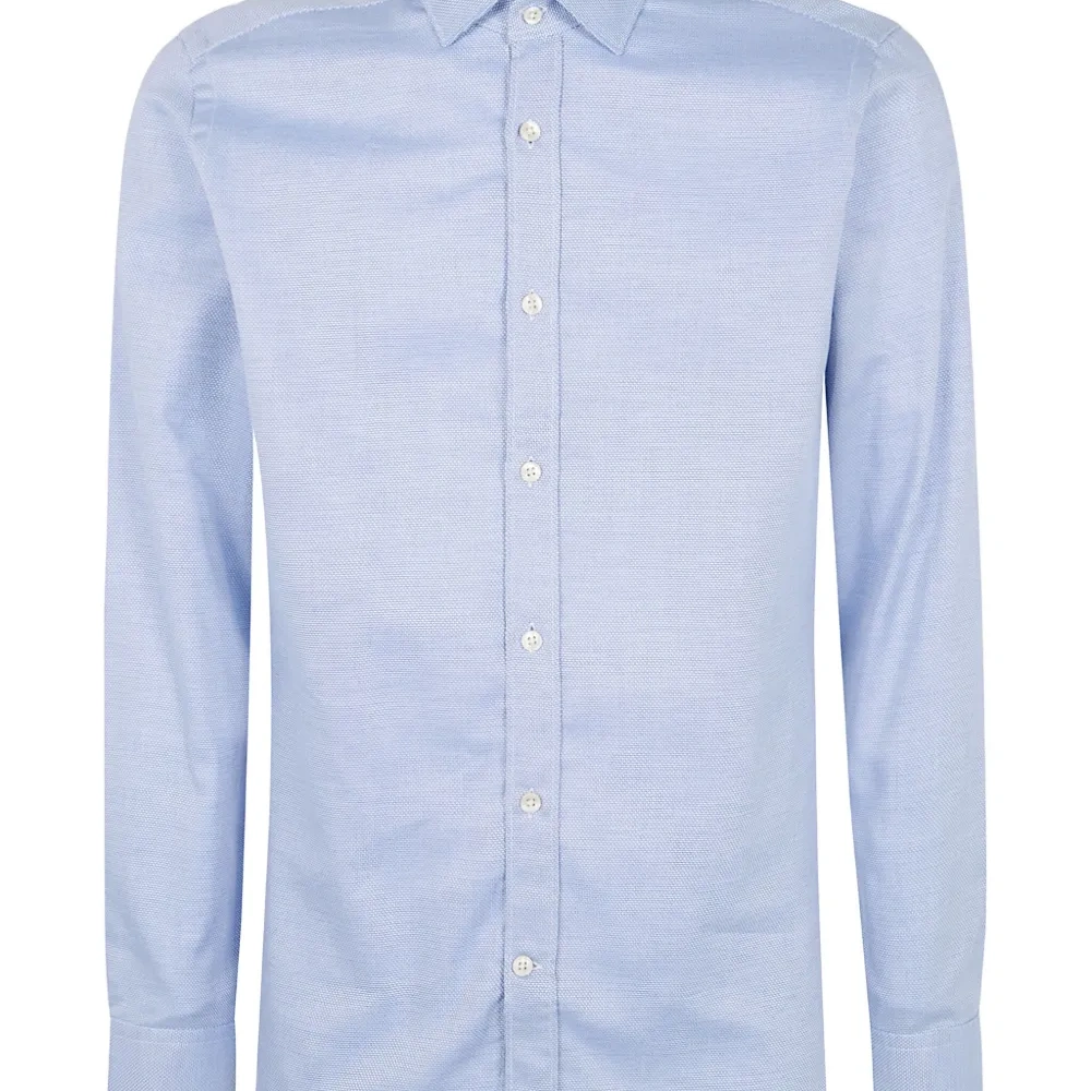 рубашка на пуговицах