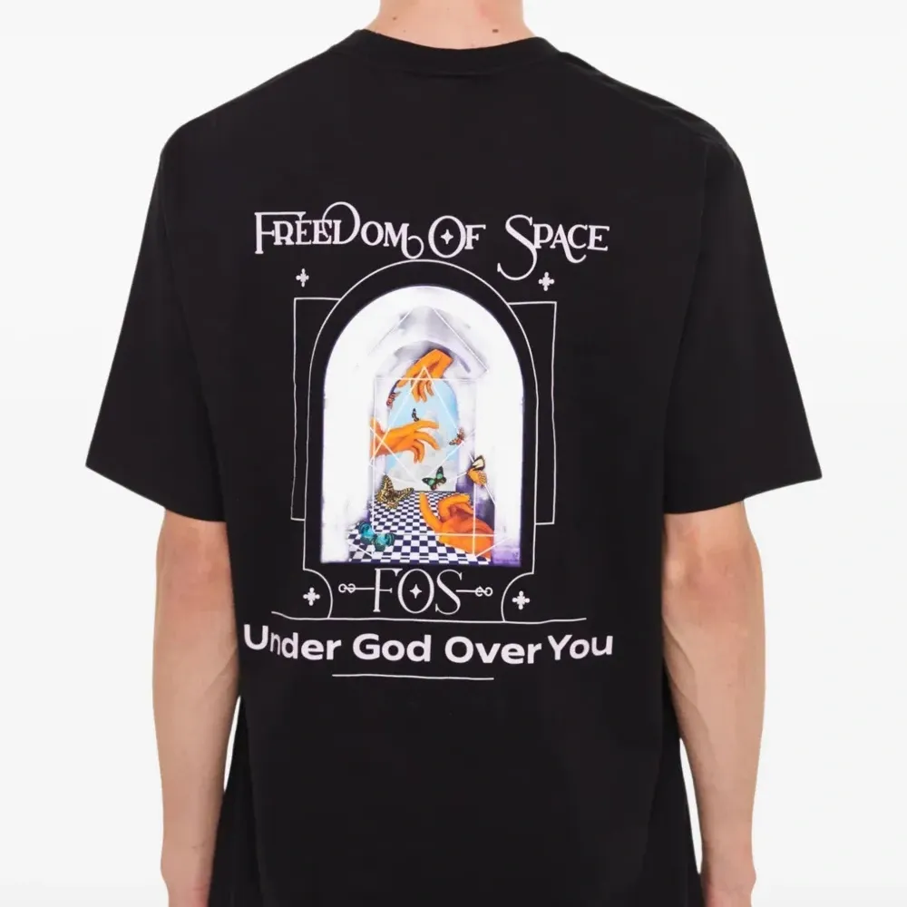 Футболка с круглым вырезом