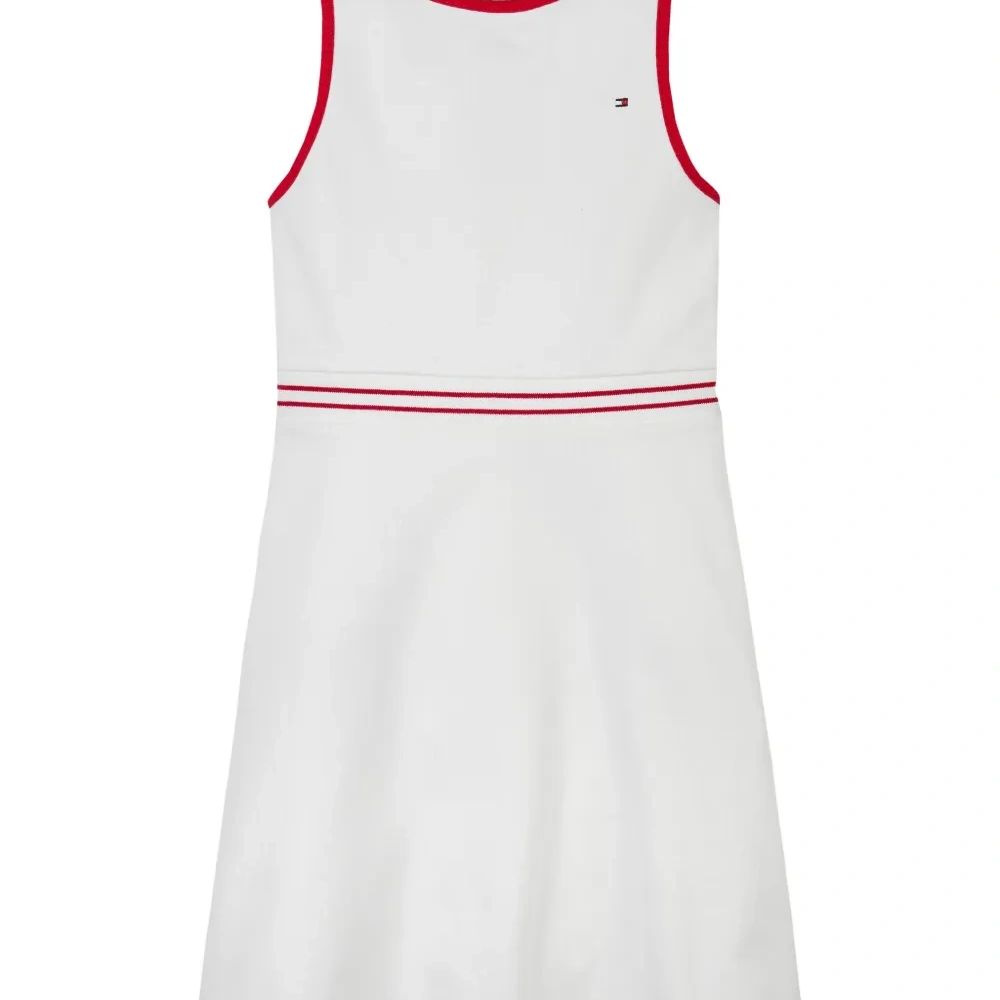 Платье с контрастной отделкой