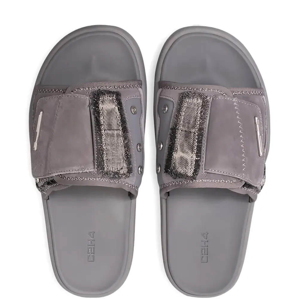 Тапочки с ремешками и замшевыми вставками