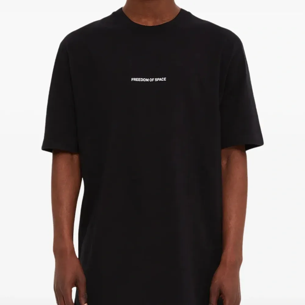 Футболка с круглым вырезом