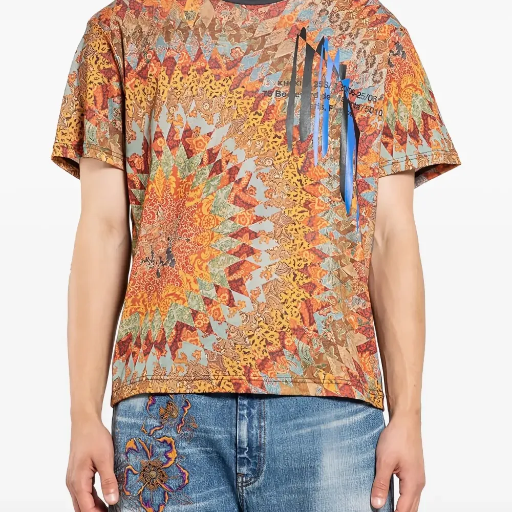 Футболка с принтом под лоскутное шитье