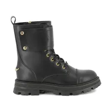 Ботинки на рифленой подошве Ботинки на рифленой подошве