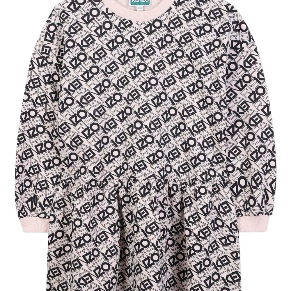 платье с логотипом