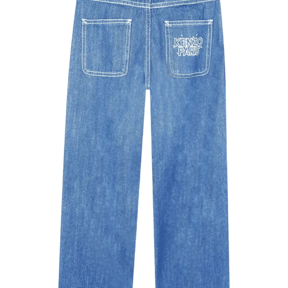 Джинсы с вышитым логотипом