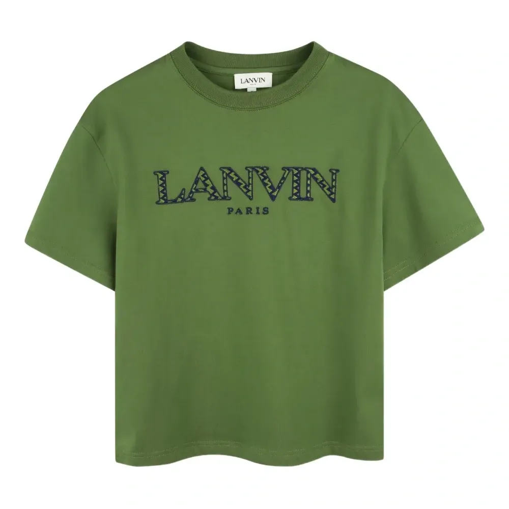 Футболка с вышитым логотипом