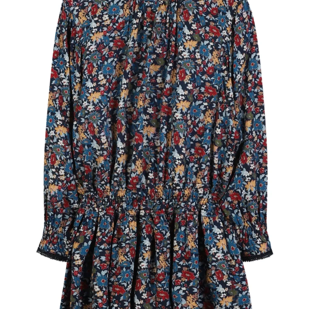 платье с длинными рукавами и цветочным принтом