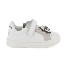 кроссовки с логотипом