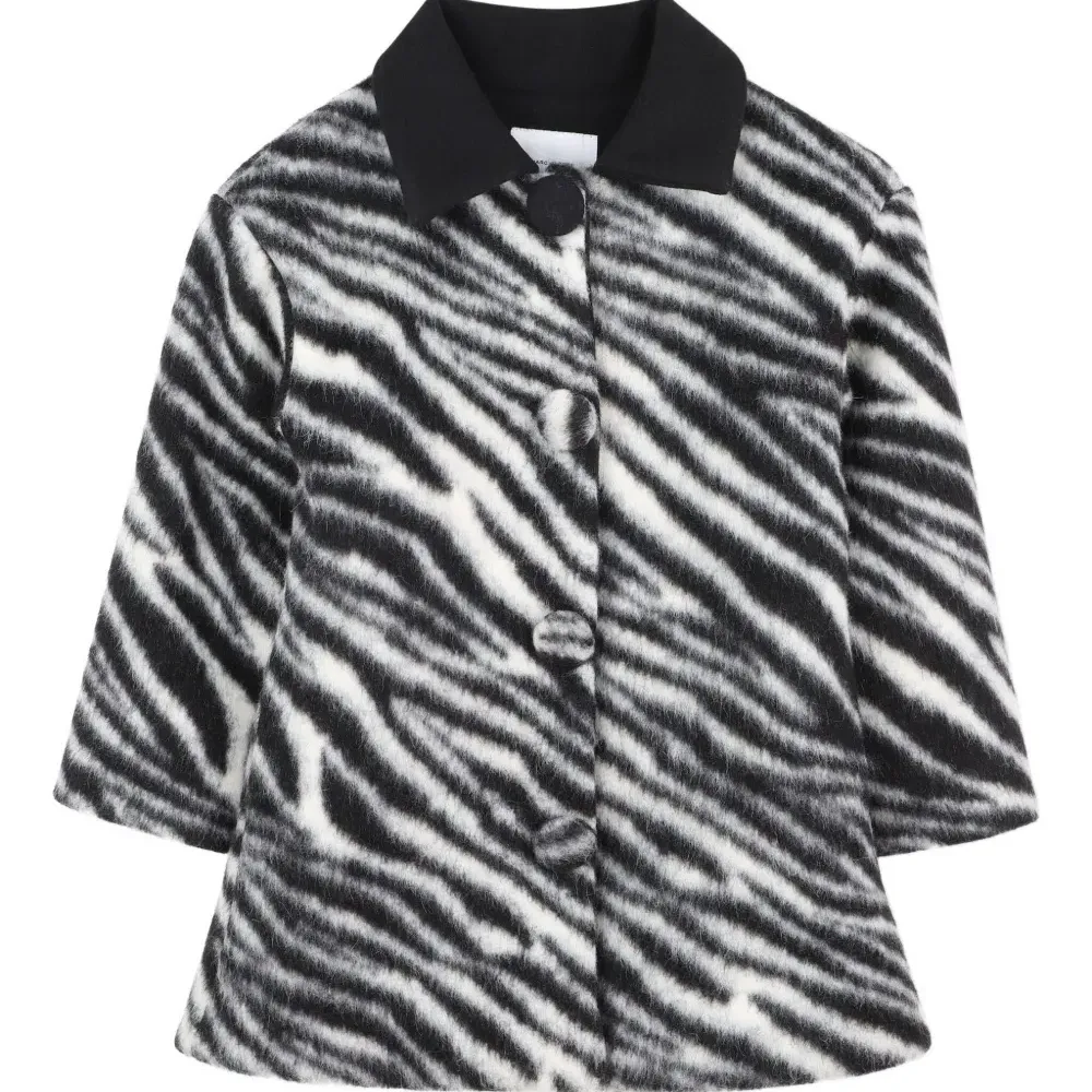 Пальто с зебровым принтом